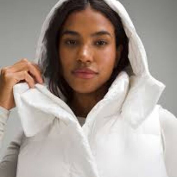 NWOT Lululemon Wunder Puff 600-Down-Fill Cropped Vest, Size 4, $268 - Picture 3 of 9